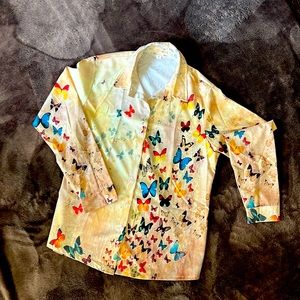 Small size cool Shirt perfect for spring and summer